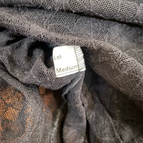 City Sites Vintage black webbed long sleeve top. M - Picture 4 of 5